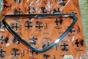 Cornice cromata Alfa Romeo 75