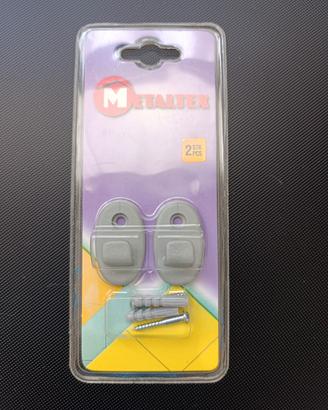 Ganci in plastica Metaltex. 
