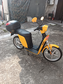 Scooter Askoll 50cc elettrico