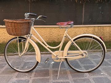 BICICLETTA SEMI NUOVA CON FRENI A BACCHETTA