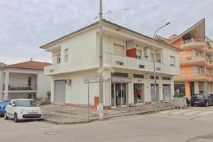 NEGOZIO A GIULIANOVA