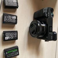 Sony a6400 mirrorless, Kit con 16-50, + 4 batterie