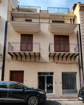 Locale nuovo per negozio, c. storico, Partinico