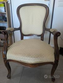 Poltrona damascata stile antico