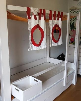 Letto con sottotetto e 2 materassi