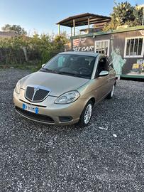 Lancia Ypsilon 1.3 MJT 90 CV Platino