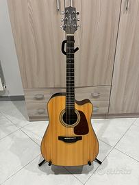 Chitarra acustica Takamine