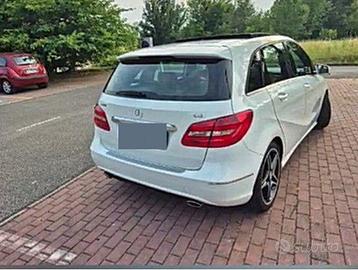 MERCEDES CLASSE B ALLESTIMENTO AMG - FULL OPTIONAL