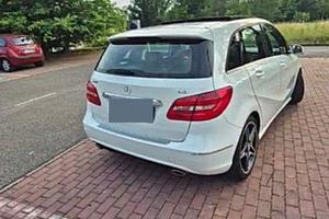 MERCEDES CLASSE B ALLESTIMENTO AMG - FULL OPTIONAL