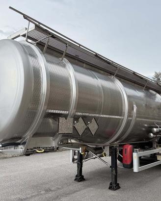 Cisterna chimica L4BH Magyar 42.000lt, 3 scomp.