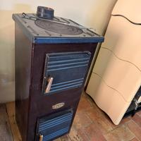 Stufa a legna in ghisa