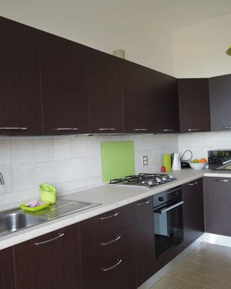 Cucina angolare (mt. 3 lineare + angolo)