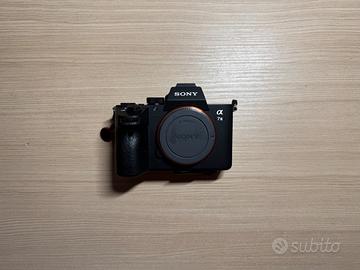 Sony A7 III + SEL 28-70