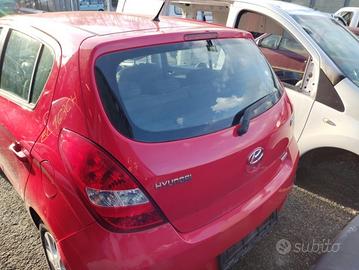 Portellone nudo HYUNDAI I20 del 2011