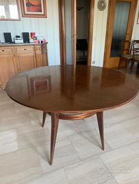 Tavolo da pranzo in legno