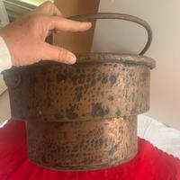 Antico paiolo in rame