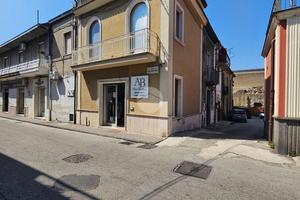 NEGOZIO A MONTESARCHIO