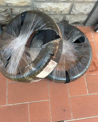 Gomme auto nuove ancora impacchetta