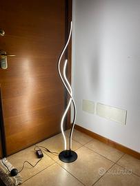 Lampada da soggiorno led luce naturale