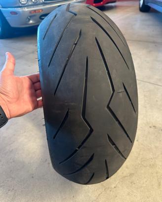 Pneumatico pirelli diavlo rosso III 240 45 17