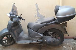 Scarabeo 250 gt del 2006 non marciante