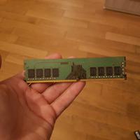 Singolo banco di RAM da 8 GB ddr4 dimm