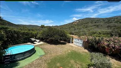 Chia, villa immersa tra la natura