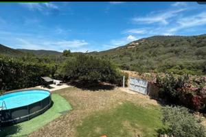 Chia, villa immersa tra la natura