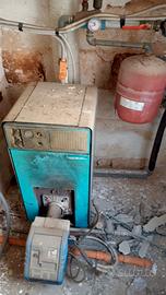 Caldaia anni '90 a gasolio NECR con bruciatore HT