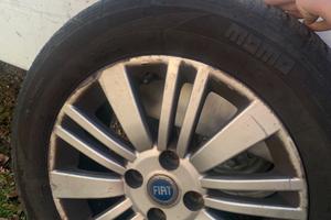 Cerchi in lega 185/65 R15 con gomme
