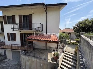Villa a Stradella Via Vena 4 locali