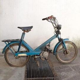 Motocicletta Moto Guzzi Trotter 50 colore azzurro