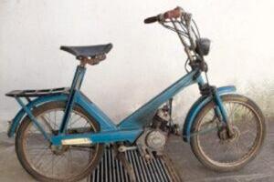 Motocicletta Moto Guzzi Trotter 50 colore azzurro