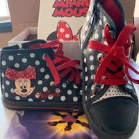 Scarpe Minnie (Disney), nr. 29.