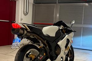 Kawasaki Ninja zx6r 636 2005 kittatissima