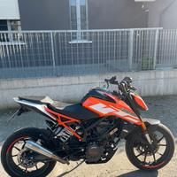 KTM duke 125