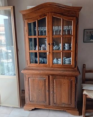 sala da pranzo in legno di castagno