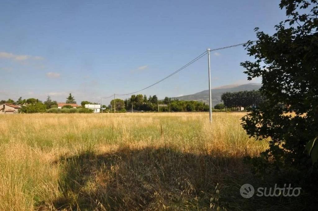 Immobile in asta di 42000 m² a Foligno - Vista 4