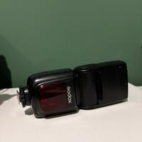 Godox V860II-C con 2 batterie incluse