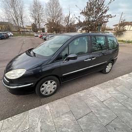 Peugeot  807