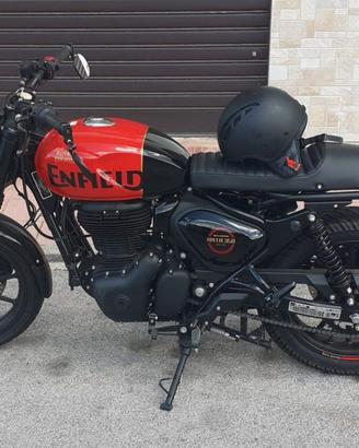 Royal Enfield HNTR 350 Red Rebel pari al nuovo