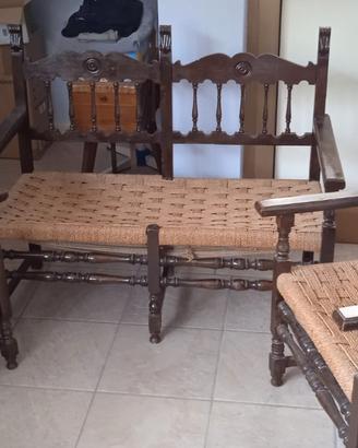 Salottino vintage in legno massello con paglia