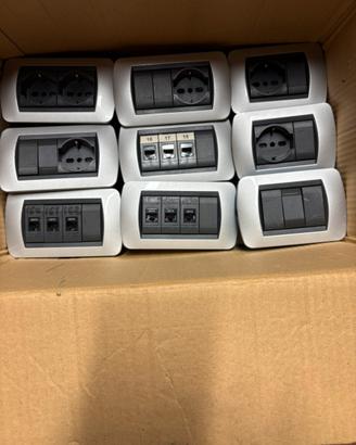 Set 9 scatole elettriche BTicino Living originale,