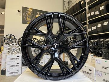 Cerchi Tesla raggio 19 NUOVI cod.39821