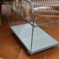 Tavolino in cristallo 