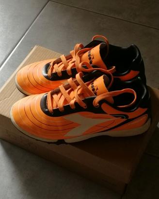 SCARPINI DA CALCETTO DIADORA TAGLIA 34