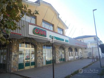 NEGOZIO A COMACCHIO
