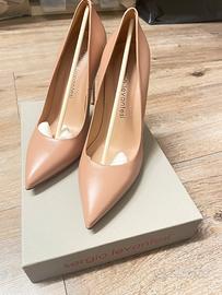 Decolletè Levantesi colore nude tacco