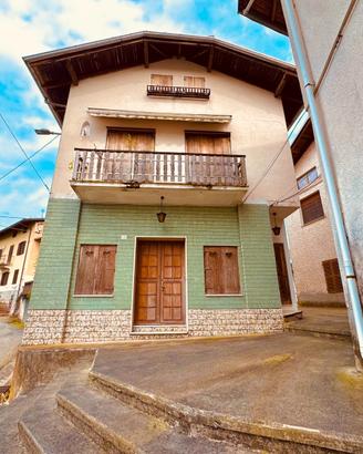 Casa indipendente arredata con camino, box auto