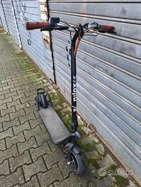 Monopattino elettrico Nilox